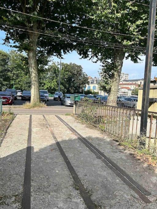 Le Petit Kiosque - Terrasse Parking & Local Velo Appartamento Verdun-sur-Meuse